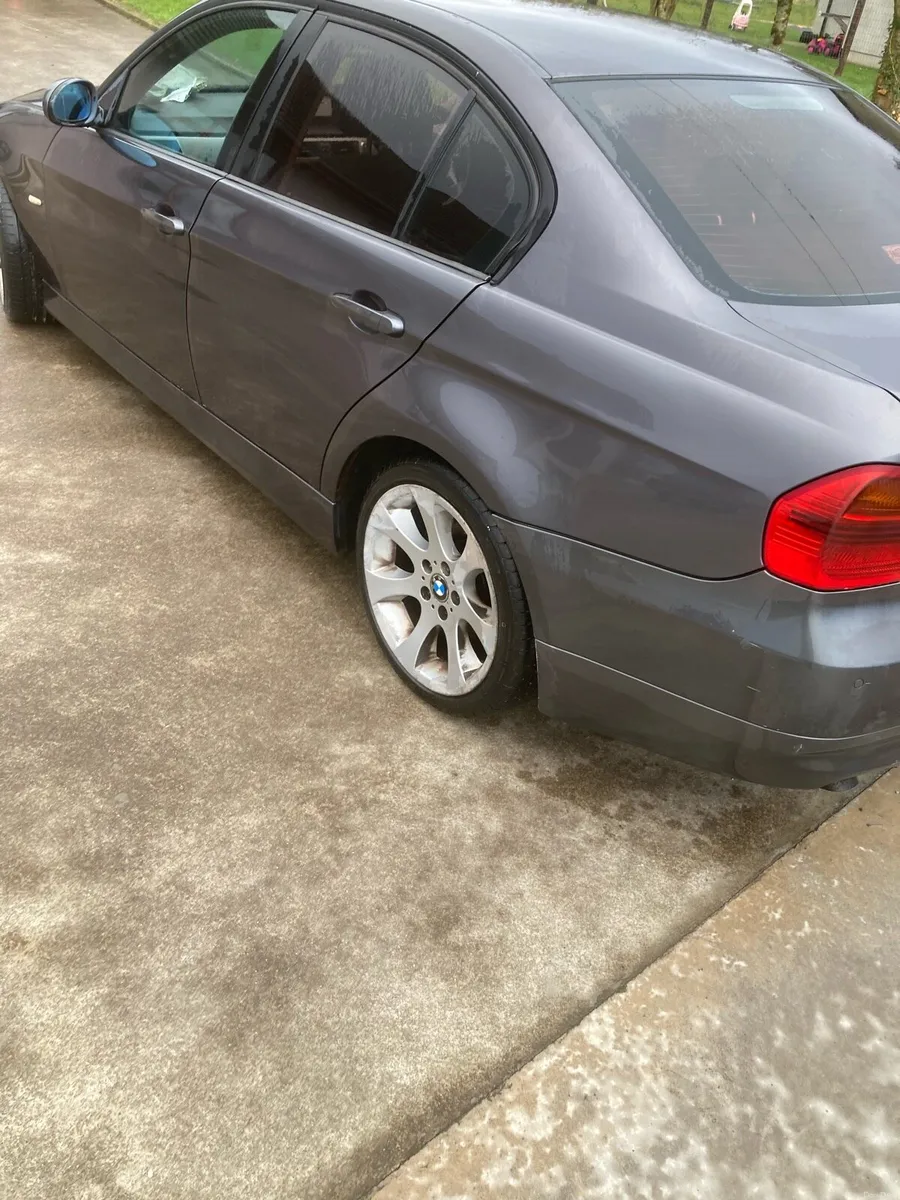 320D BMW - Image 4