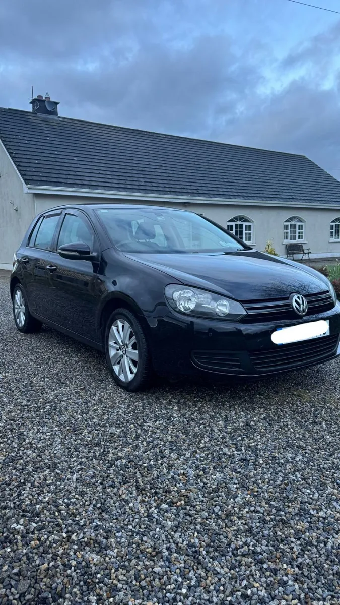 Volkswagen Golf 2010 - Image 1