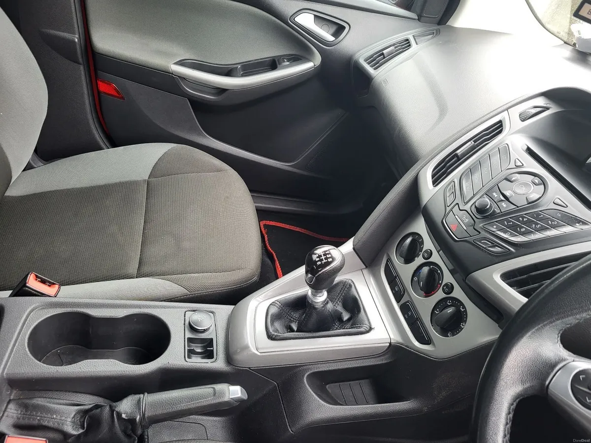 Ford Focus 2011 - Image 4
