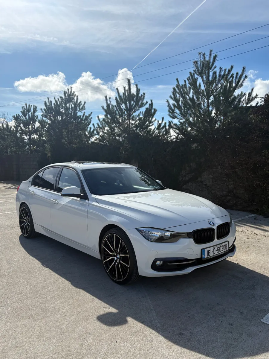 BMW 3-Series 330e - Image 3