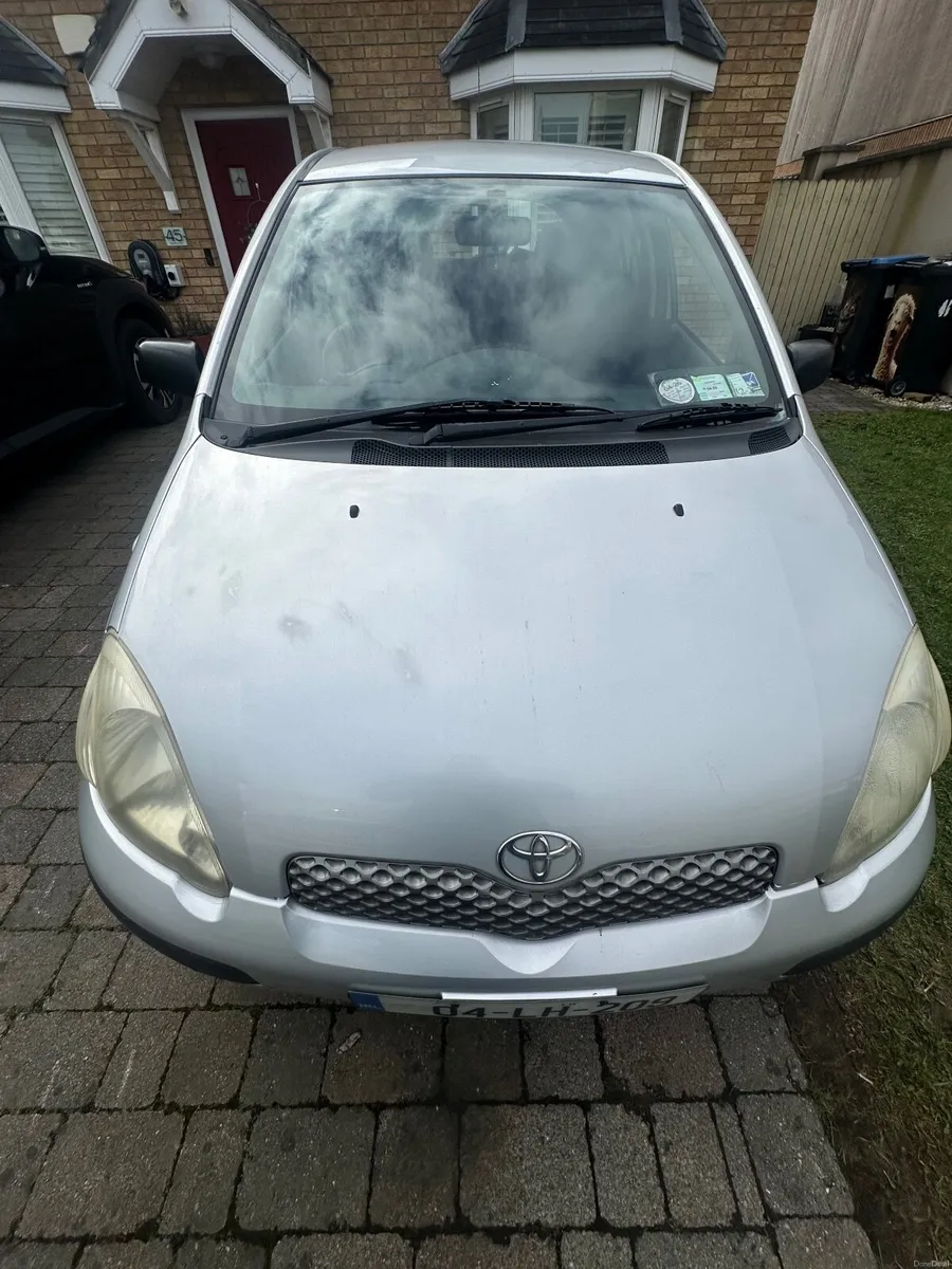 Toyota Yaris 2004 - Image 1