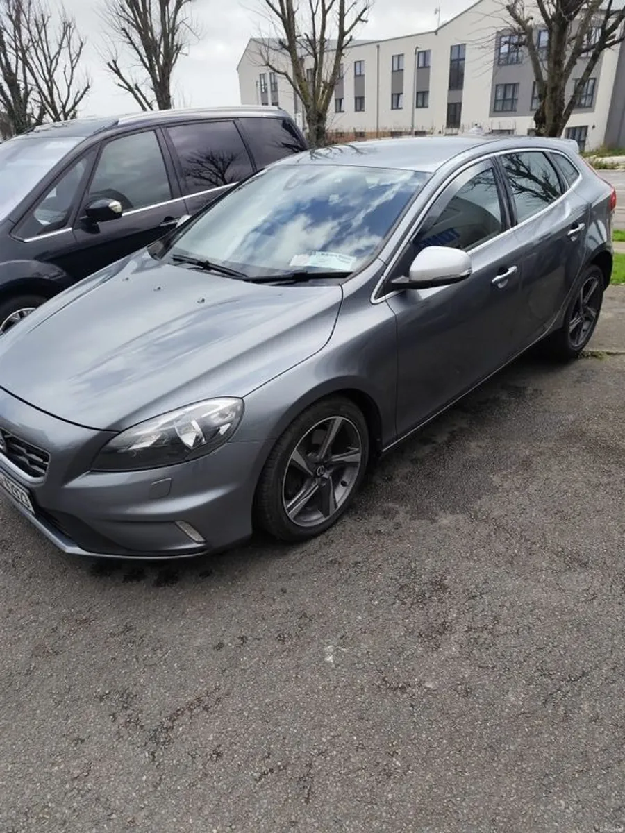 2015 Volvo V40 2.0D R Design 190HP Full Spek - Image 2