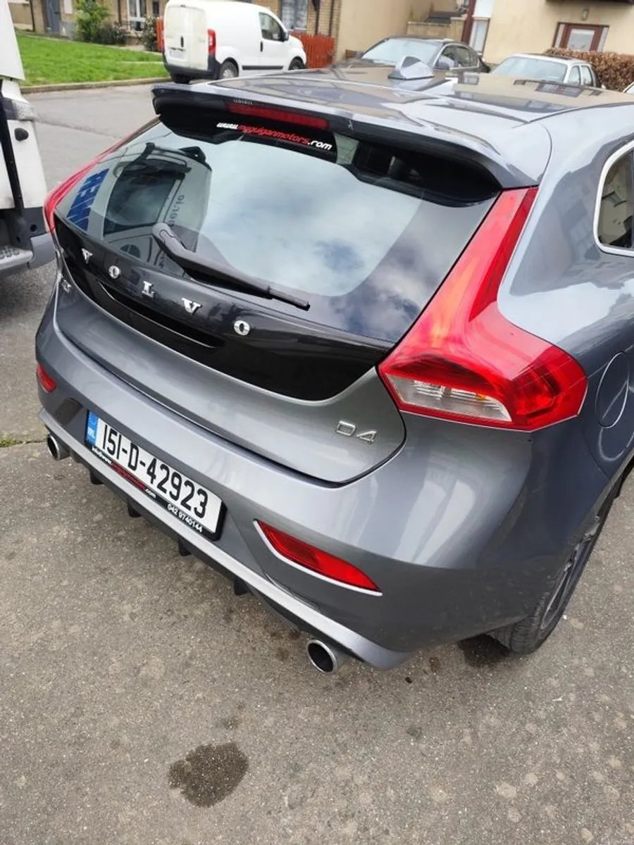 2015 Volvo V40 2.0D R Design 190HP Full Spek - Image 4