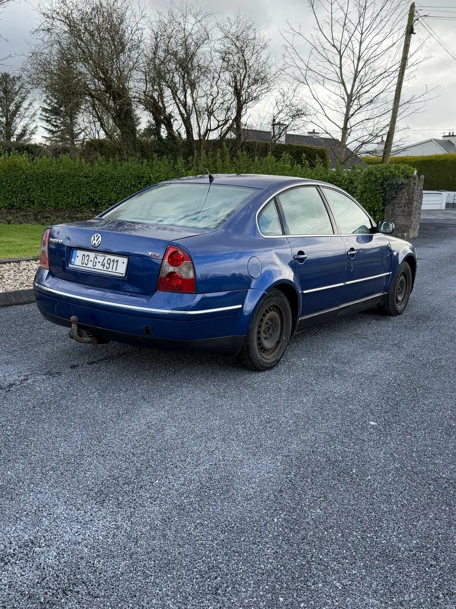Volkswagen Passat - Image 2