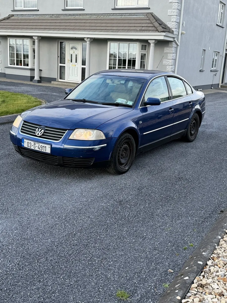 Volkswagen Passat - Image 1