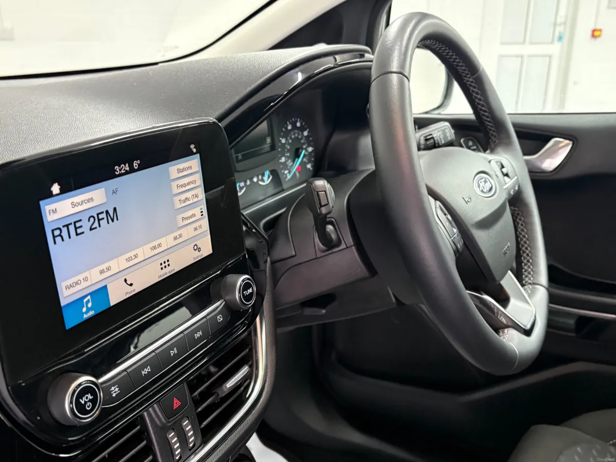 Ford Fiesta Zetec 1.1 2018 - Image 3