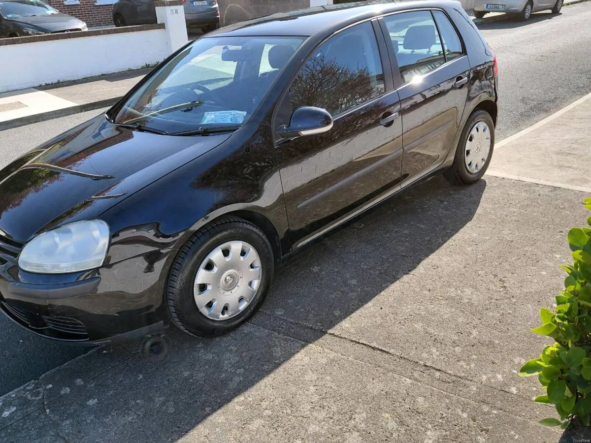 05 VW GOLF automatic  LOW MILEAGE  READ ADD - Image 4