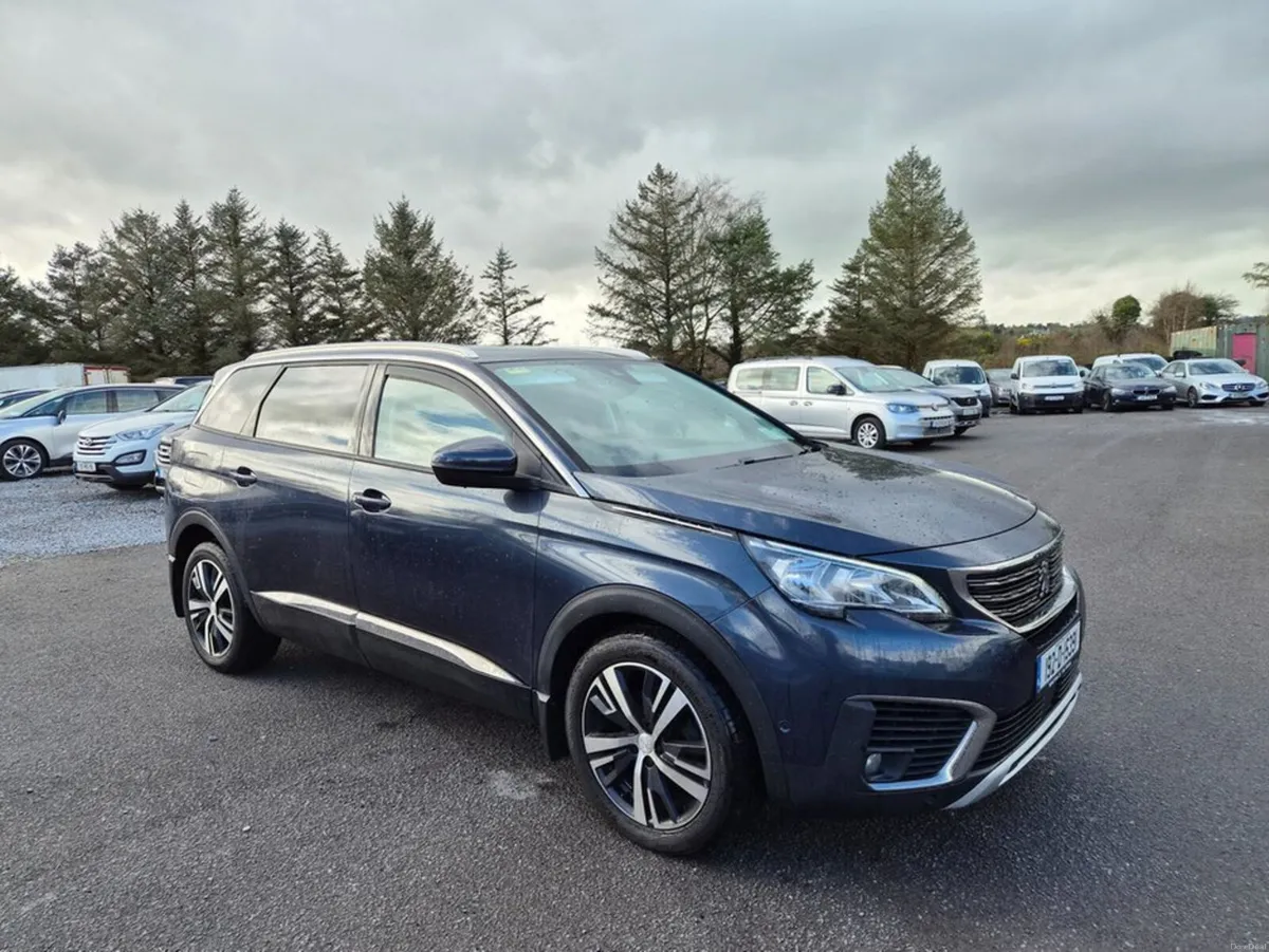 Peugeot 5008 Allure 1.5 Blue HDI 130 6.2 4D - Image 1