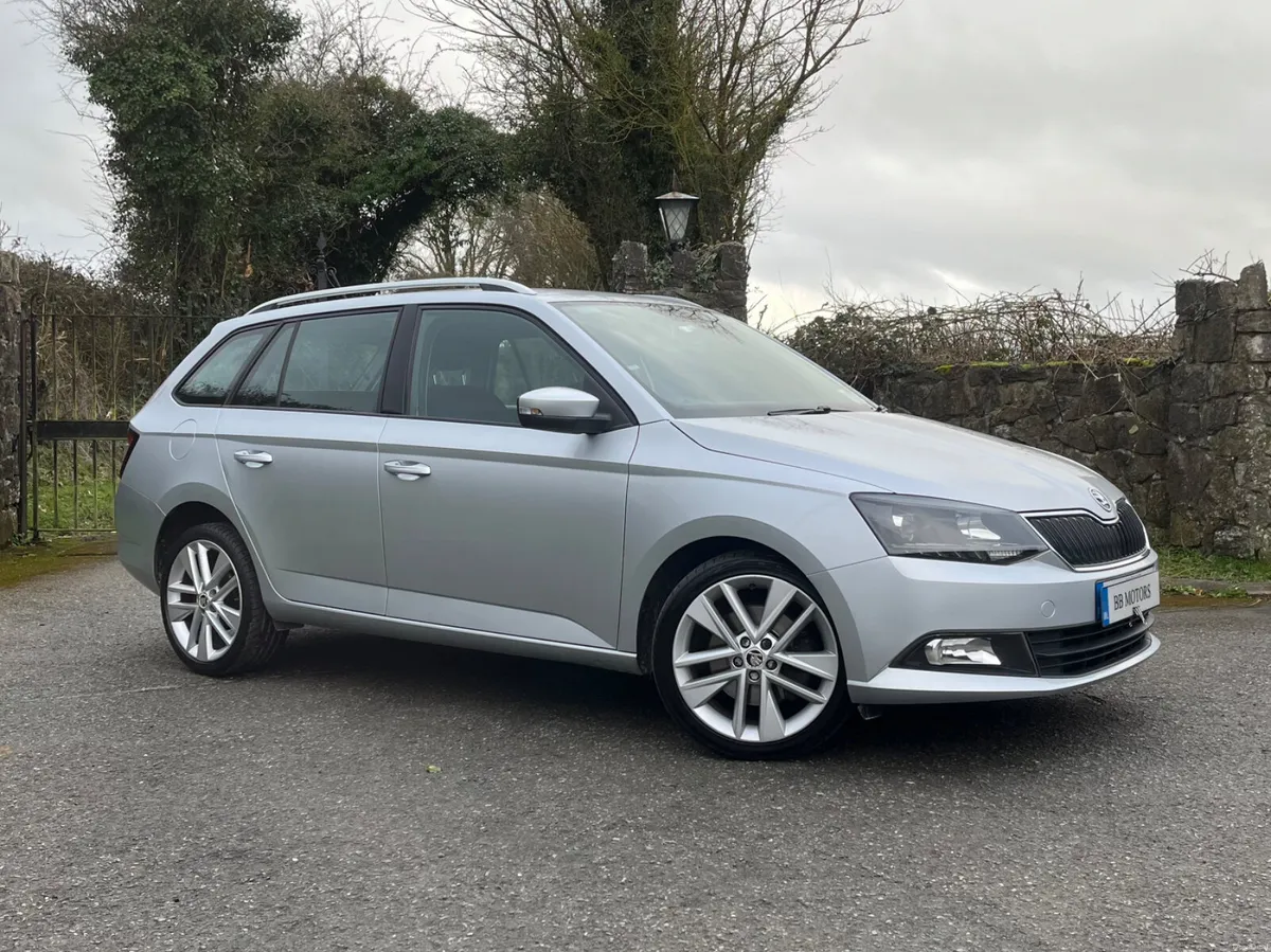 Skoda Fabia 1.2 TSI 110 BHP STYLE - Image 3