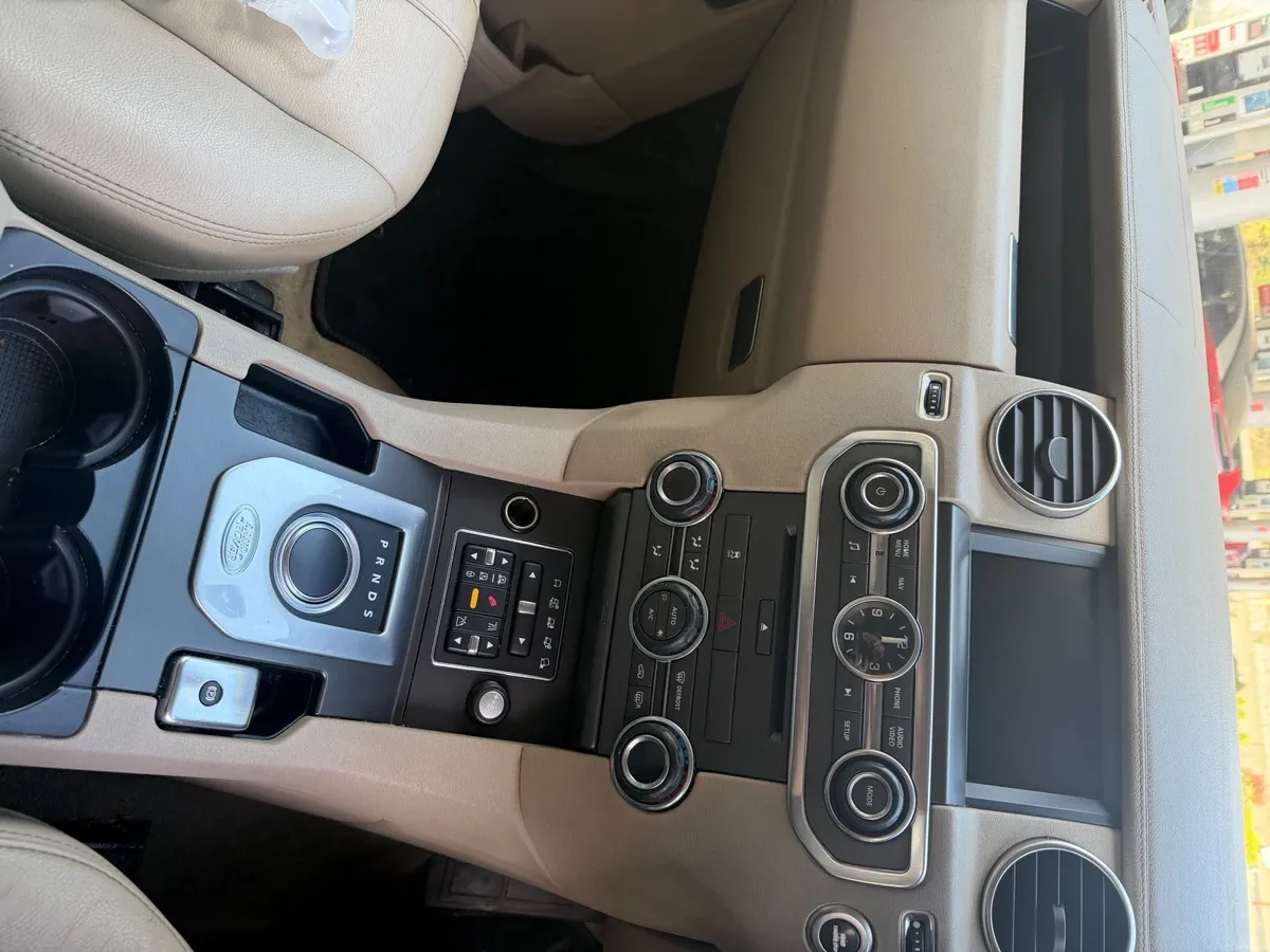 Land Rover Discovery 2012 - Image 3