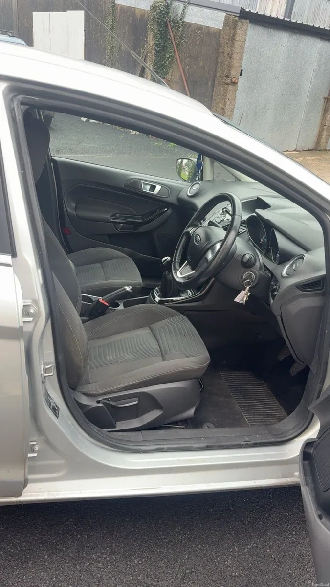 Ford fiesta 1L - Image 3