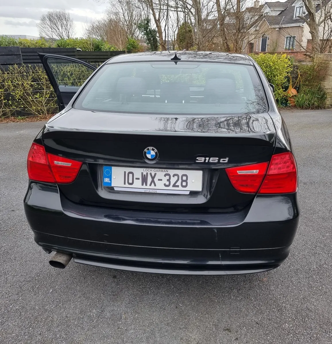 BMW 3-Series 2010 - Image 4