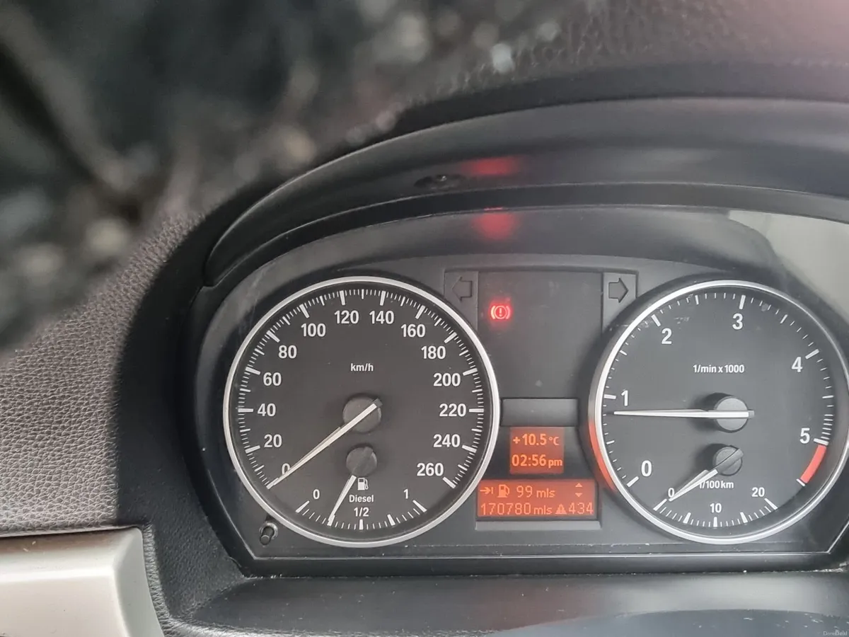 BMW 3-Series 2010 - Image 3