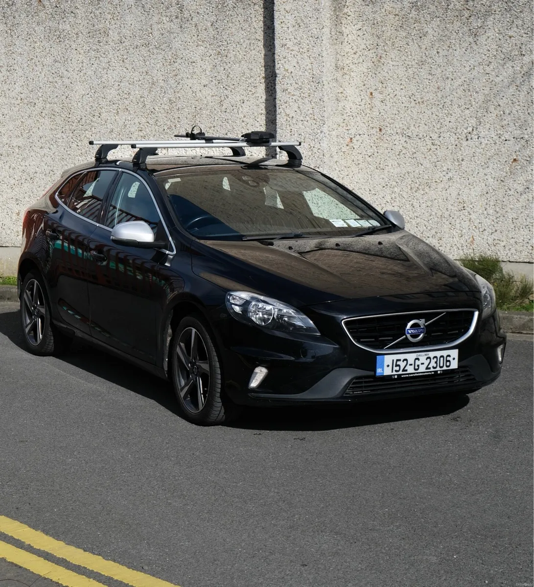 Volvo V40 R-Design 2015 - Image 1