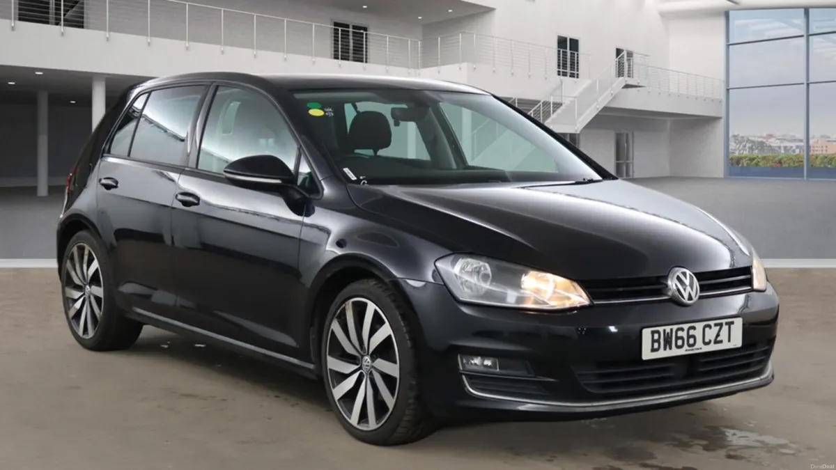 2017 Volkswagen Golf 1.6 TDI 110 GT EDITION - Image 1