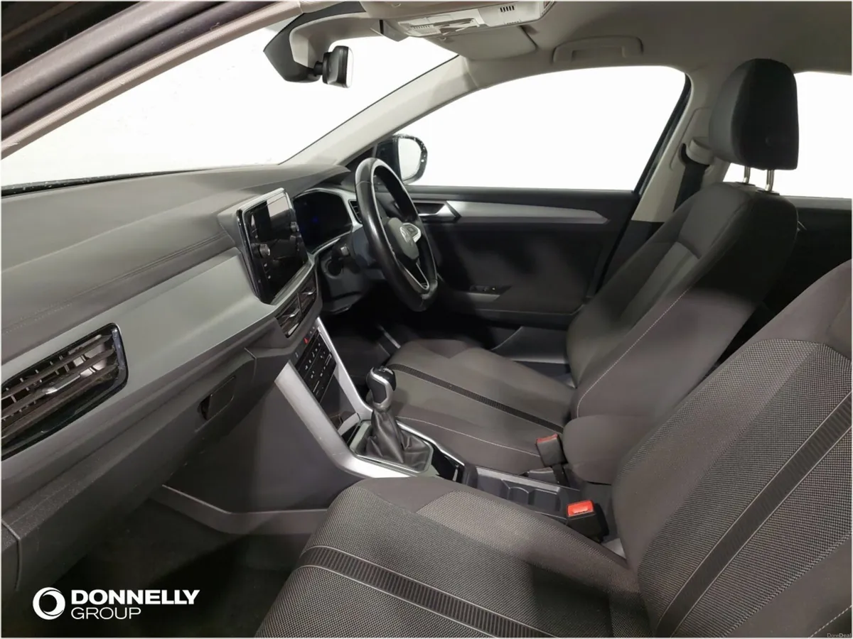 Volkswagen T-roc Hatchback Life - Image 2