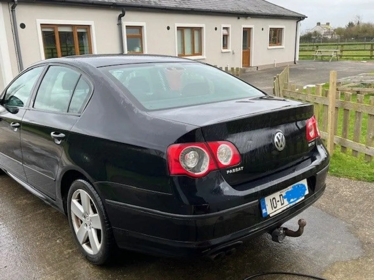 Volkswagen Passat 2010 - Image 3