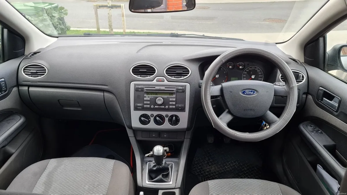 Ford Focus 2006 - Image 2