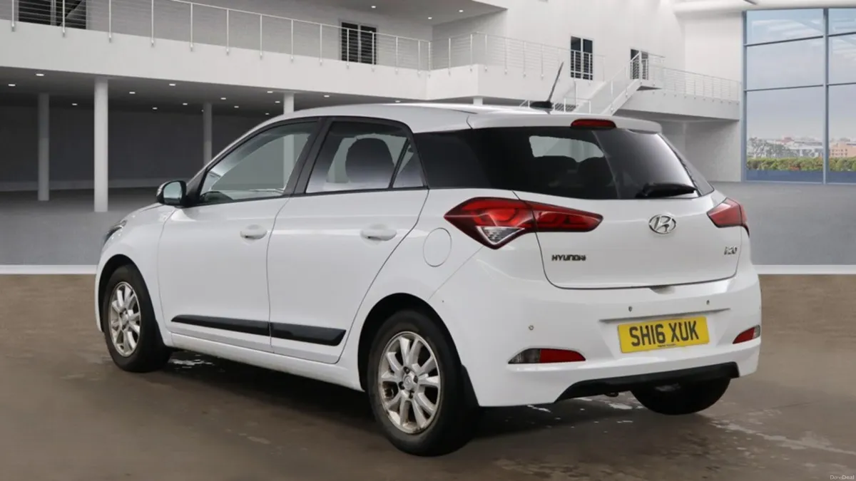 2016 HYUNDAI I20 1.2 GO EDITION Hatchback - Image 3