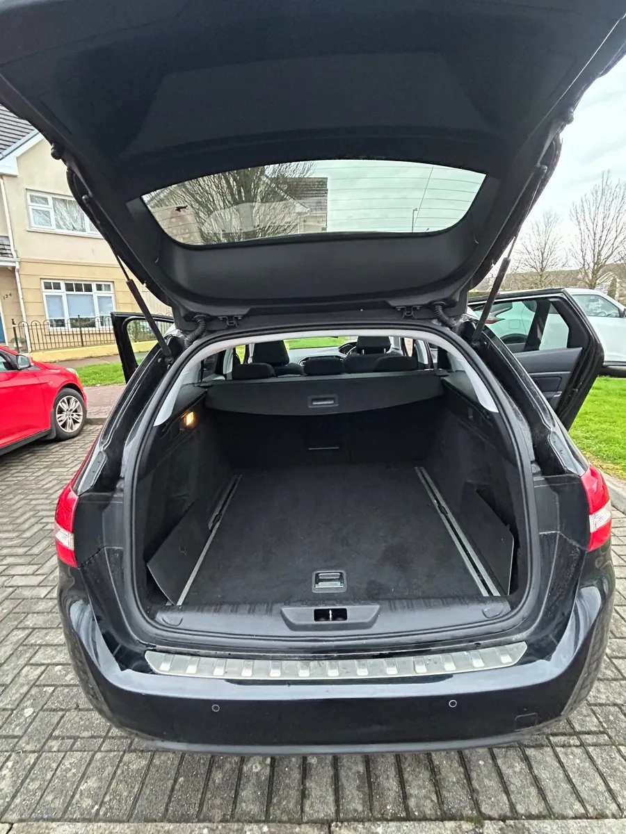 Peugeot 308 2016 - Image 2
