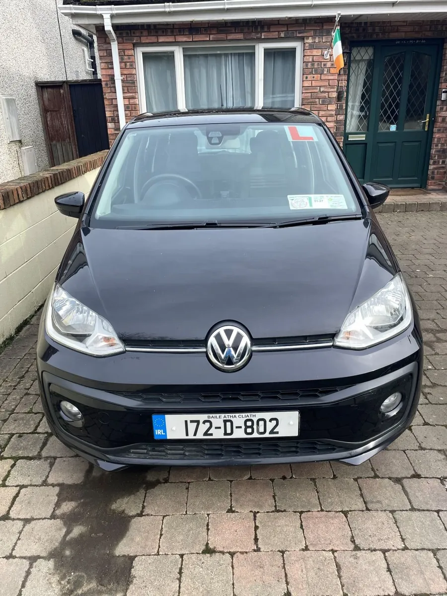 Volkswagen up! 2017 - Image 1