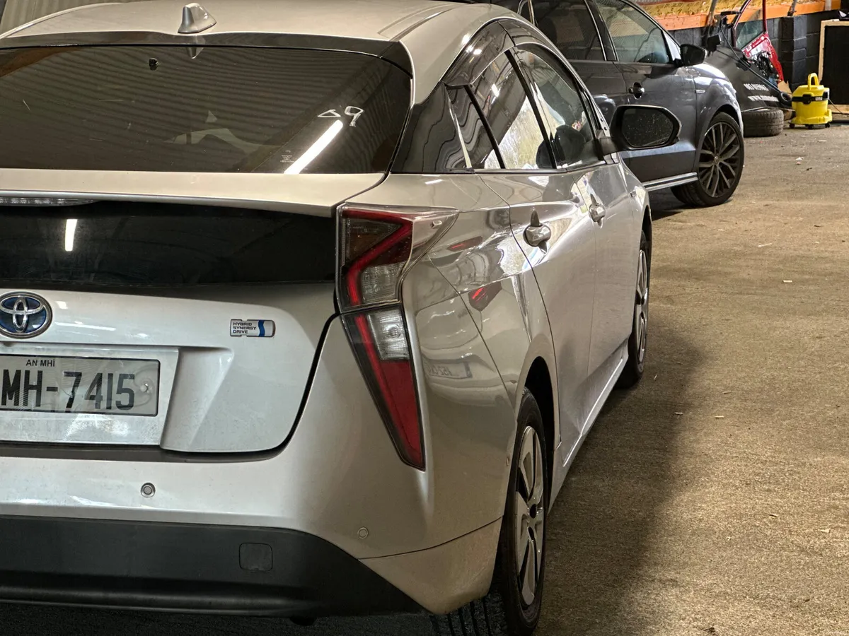 Toyota Prius 2016 - Image 4