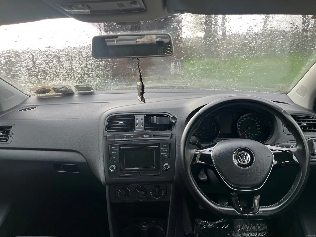 Volkswagen Polo 2015 - Image 4
