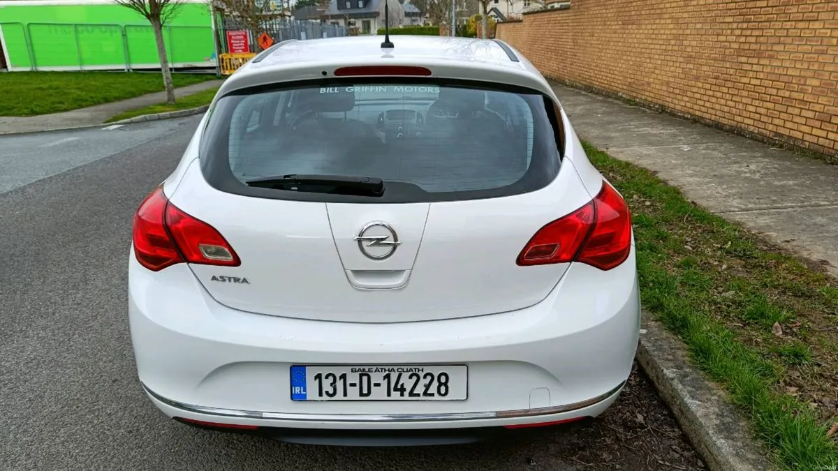 Opel astra 1.4l petrol - Image 2