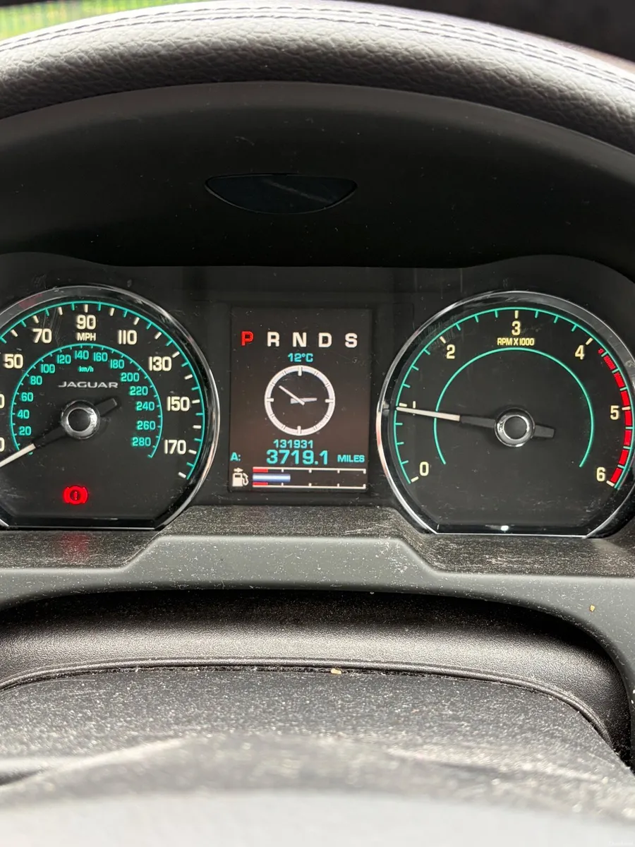 Jaguar XF 2014 - Image 4