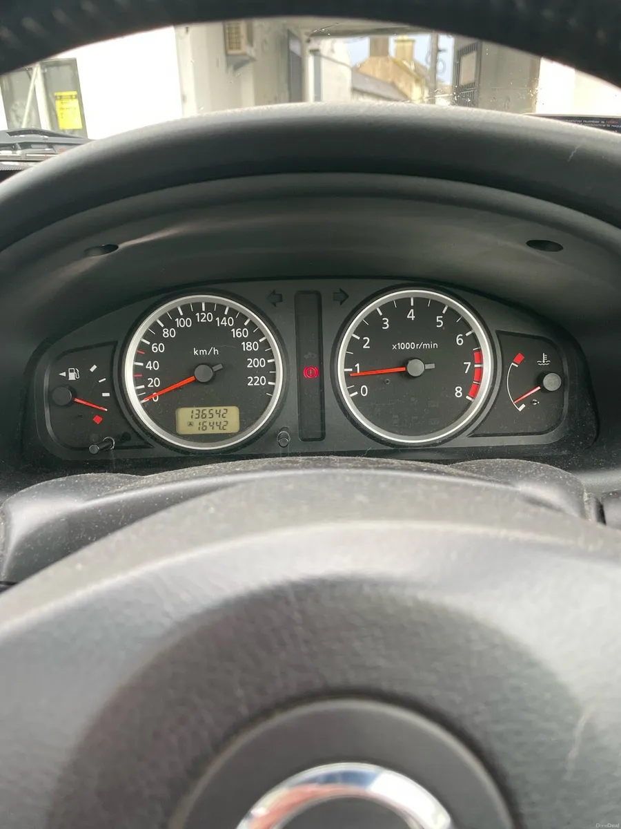Nissan almera - Image 4