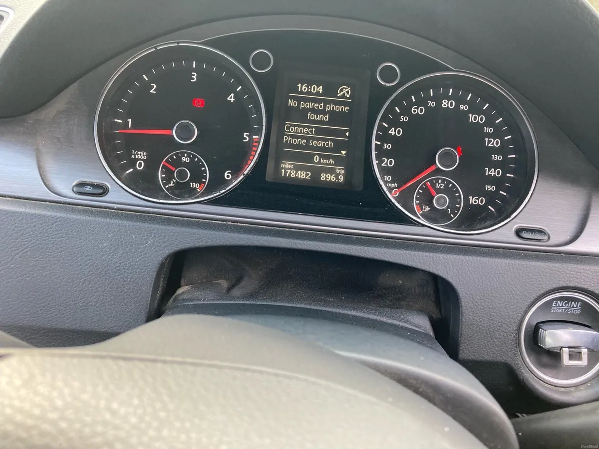 Volkswagen Passat - Image 4