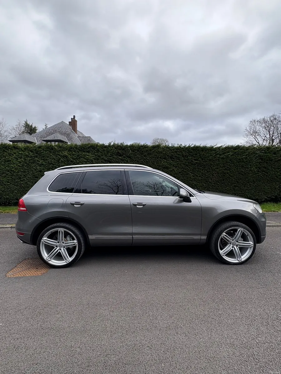 Volkswagen Touareg 2012 - Image 3