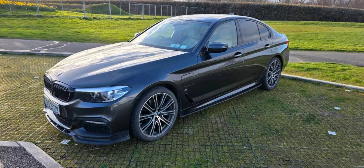 BMW 530e M sport plug-in Hybrid - Image 2