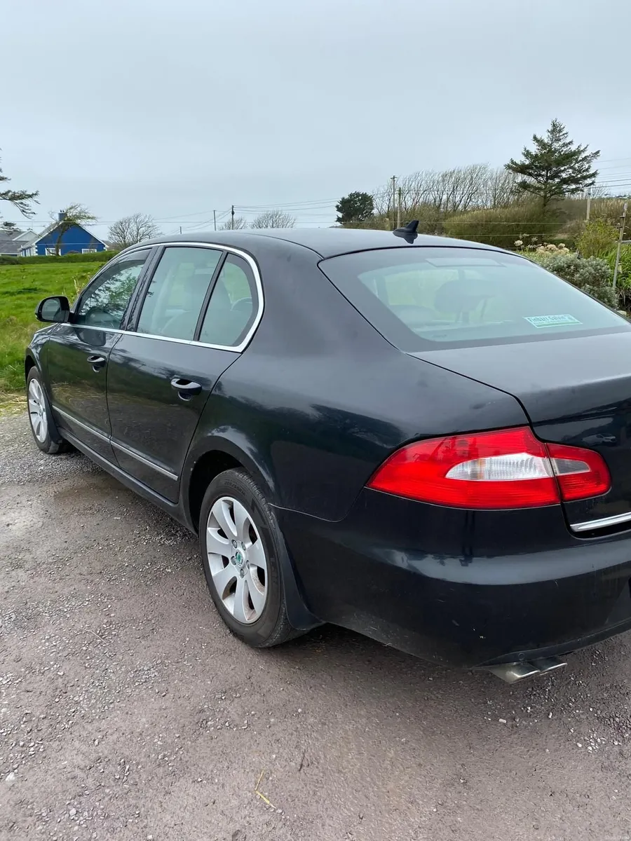 Skoda Superb 2012 - Image 2