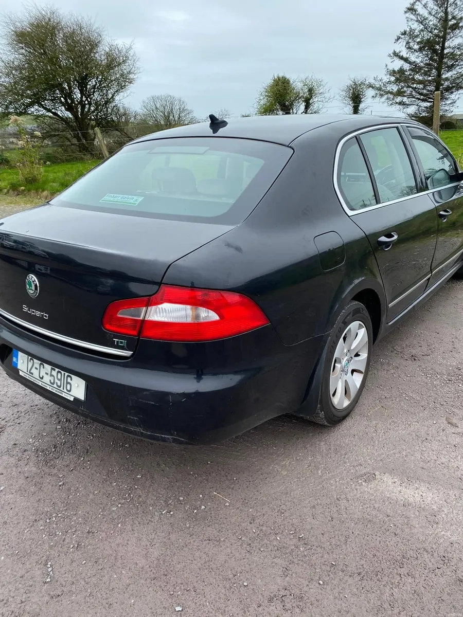 Skoda Superb 2012 - Image 4