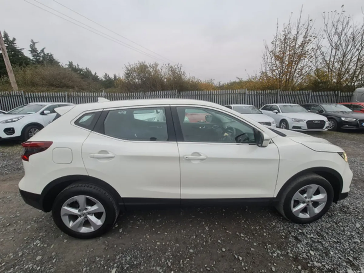 Nissan Qashqai ACENTA PREMIUM Low Mileage - Image 4