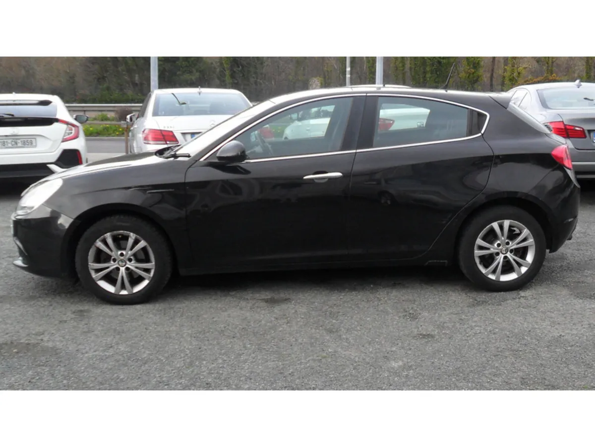 Alfa Romeo Giulietta 1.4 TB 120 LUSSO 5DR......NCT - Image 4