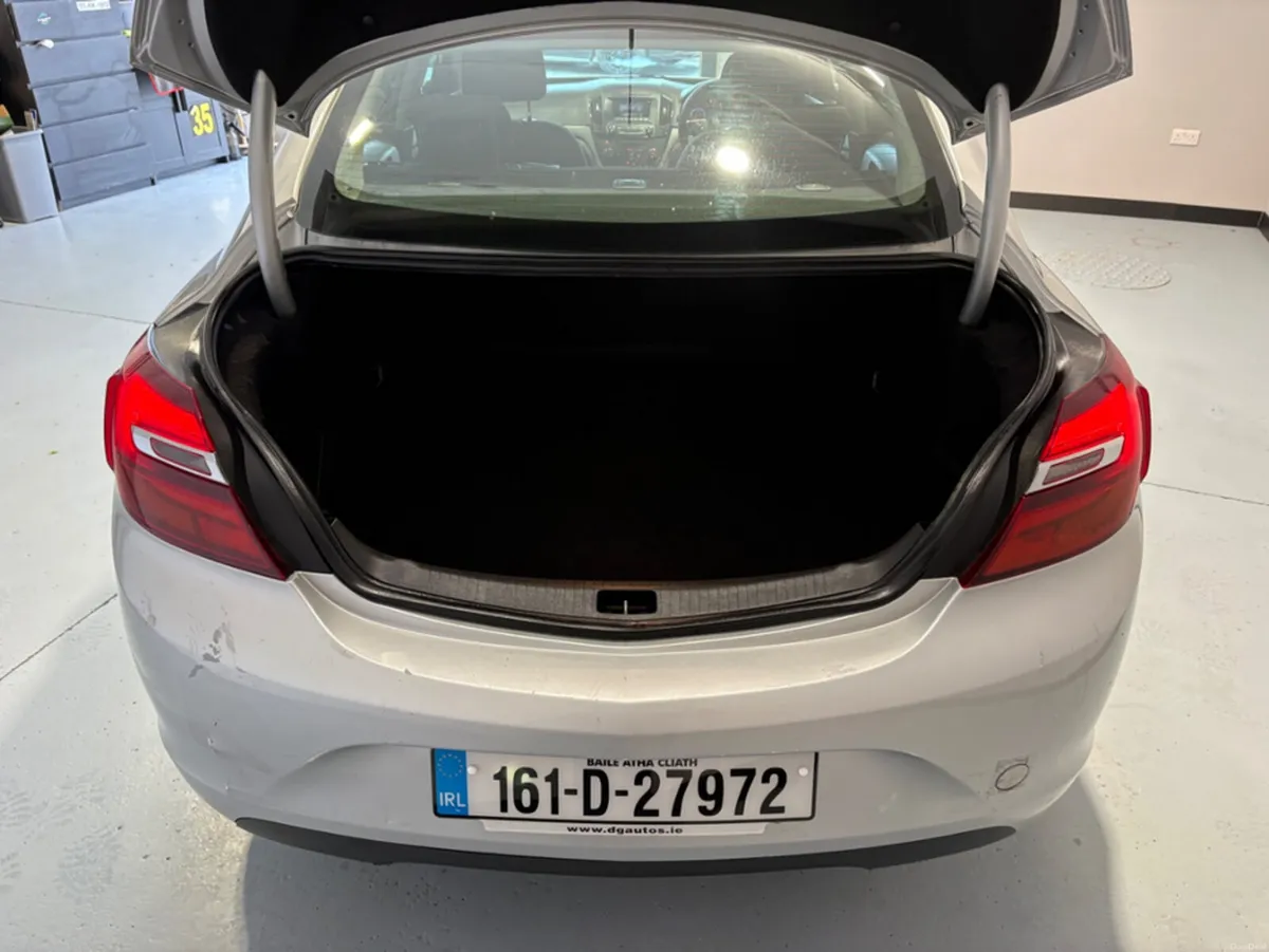 Opel Insignia E 1.6 CDTI 136PS 4DR A AUTO - Image 4