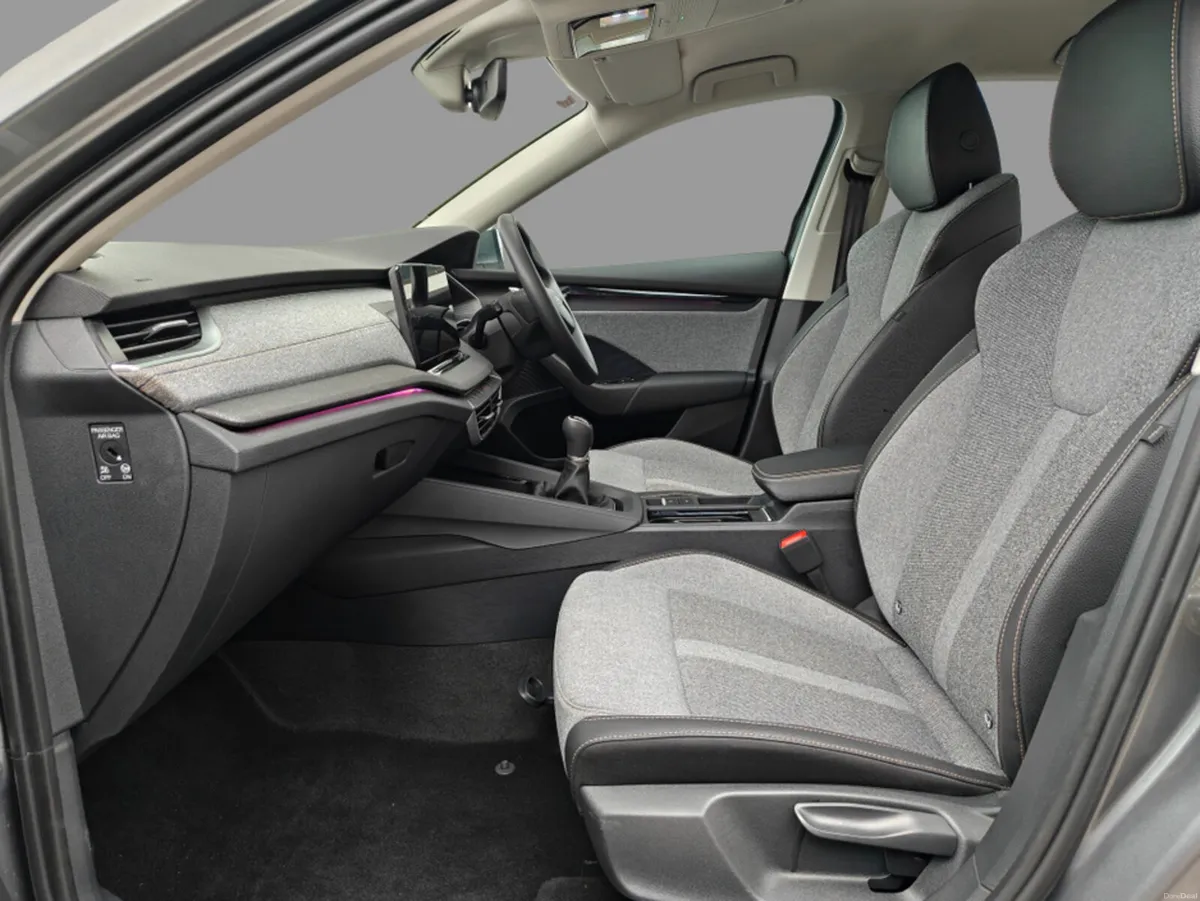 Skoda Octavia COMBI SELECTION PLUS 1.5TSI 115HP- B - Image 4