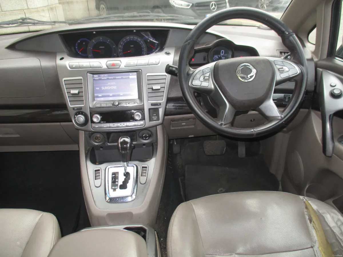 2016 SSANGYONG RODIUS 2.2 CRDI AUTO - Image 3