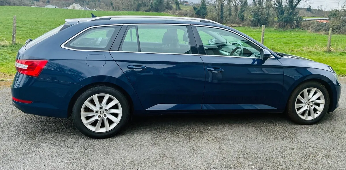Skoda Superb 2017 - Image 4