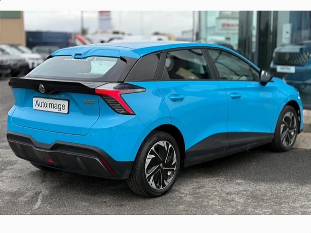 MG MG4 MG4 LR Excite - Image 2