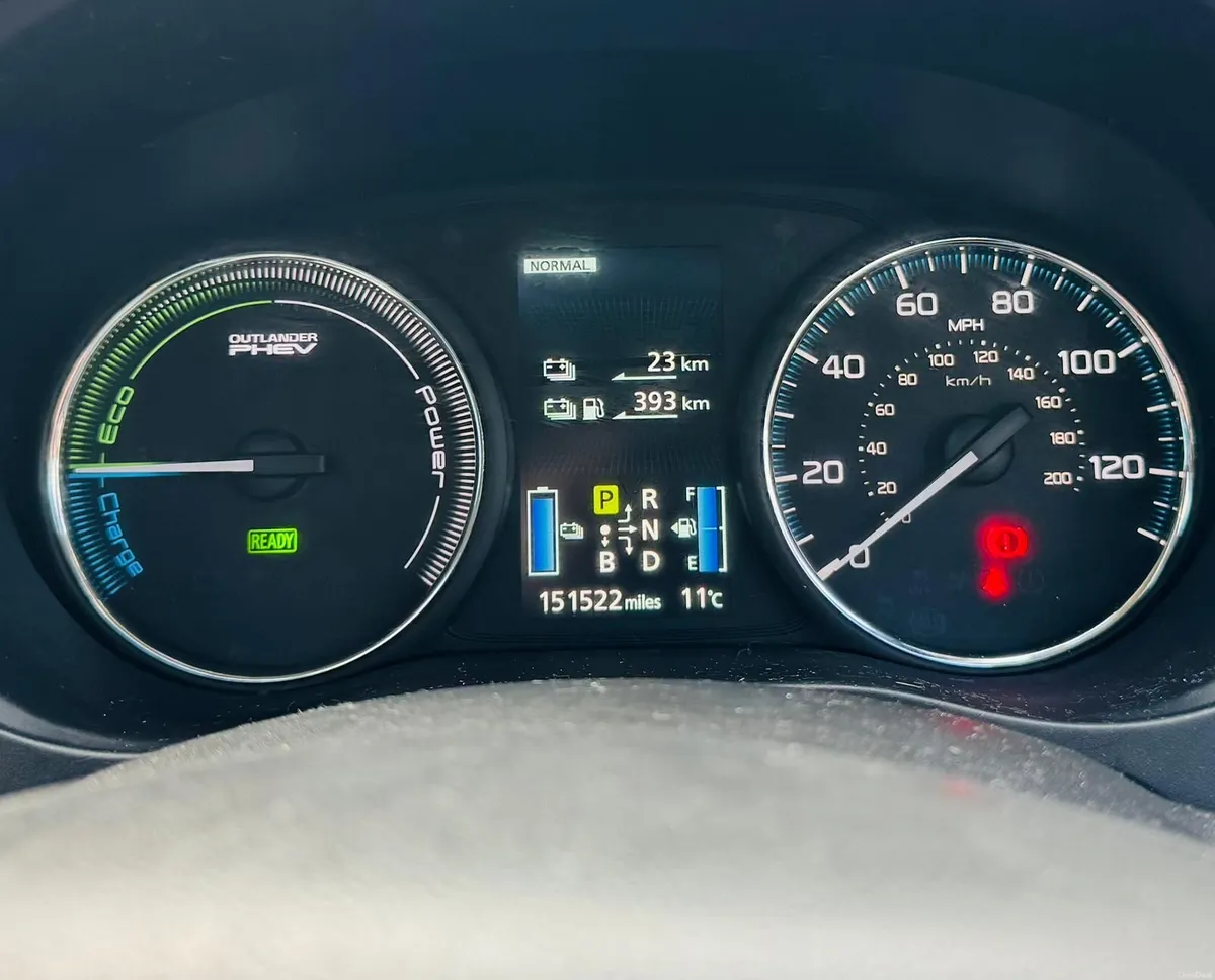 Mitsubishi Outlander 2015 - Image 2