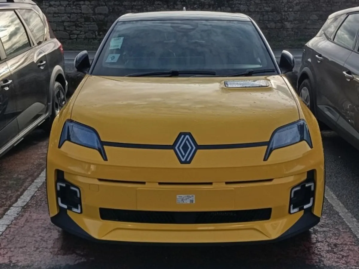 Renault 5 E-Tech YELLOW - Image 3