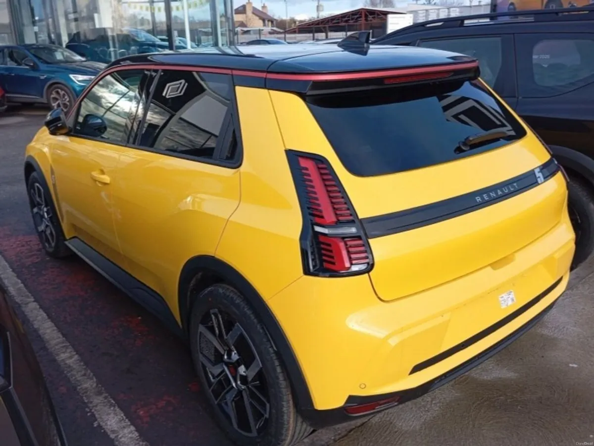 Renault 5 E-Tech YELLOW - Image 2