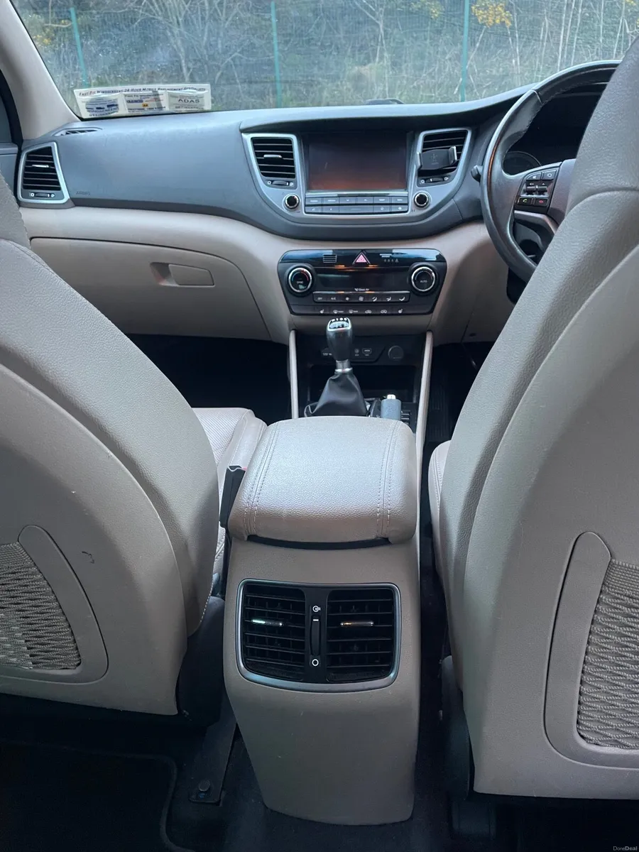 Hyundai Tucson Executive 5dr 2017,  1 owner, - Image 3
