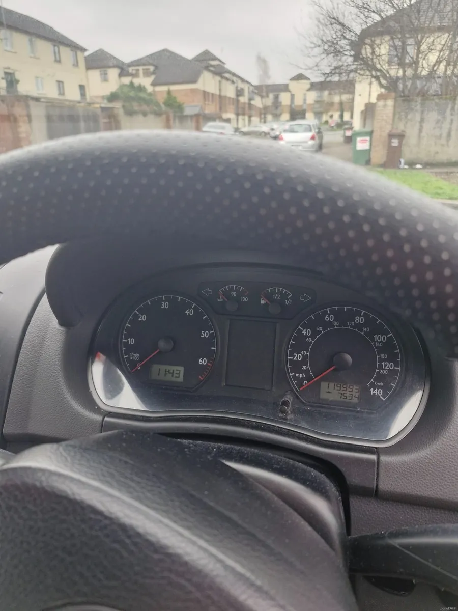 Volkswagen Polo 2004 - Image 3