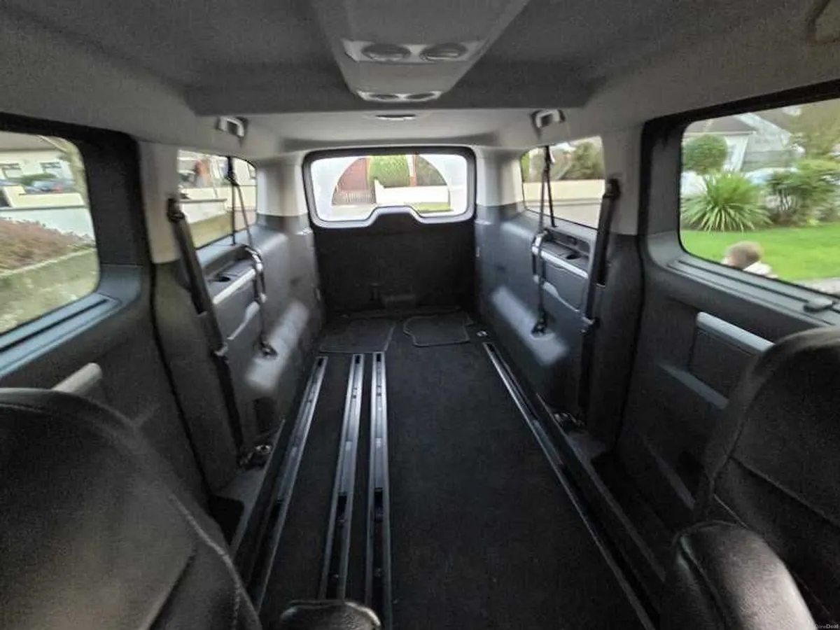 2023 Vauxhall Vivaro-e Life | 8 Seater Electric | 35k km | Huge Space - Image 4