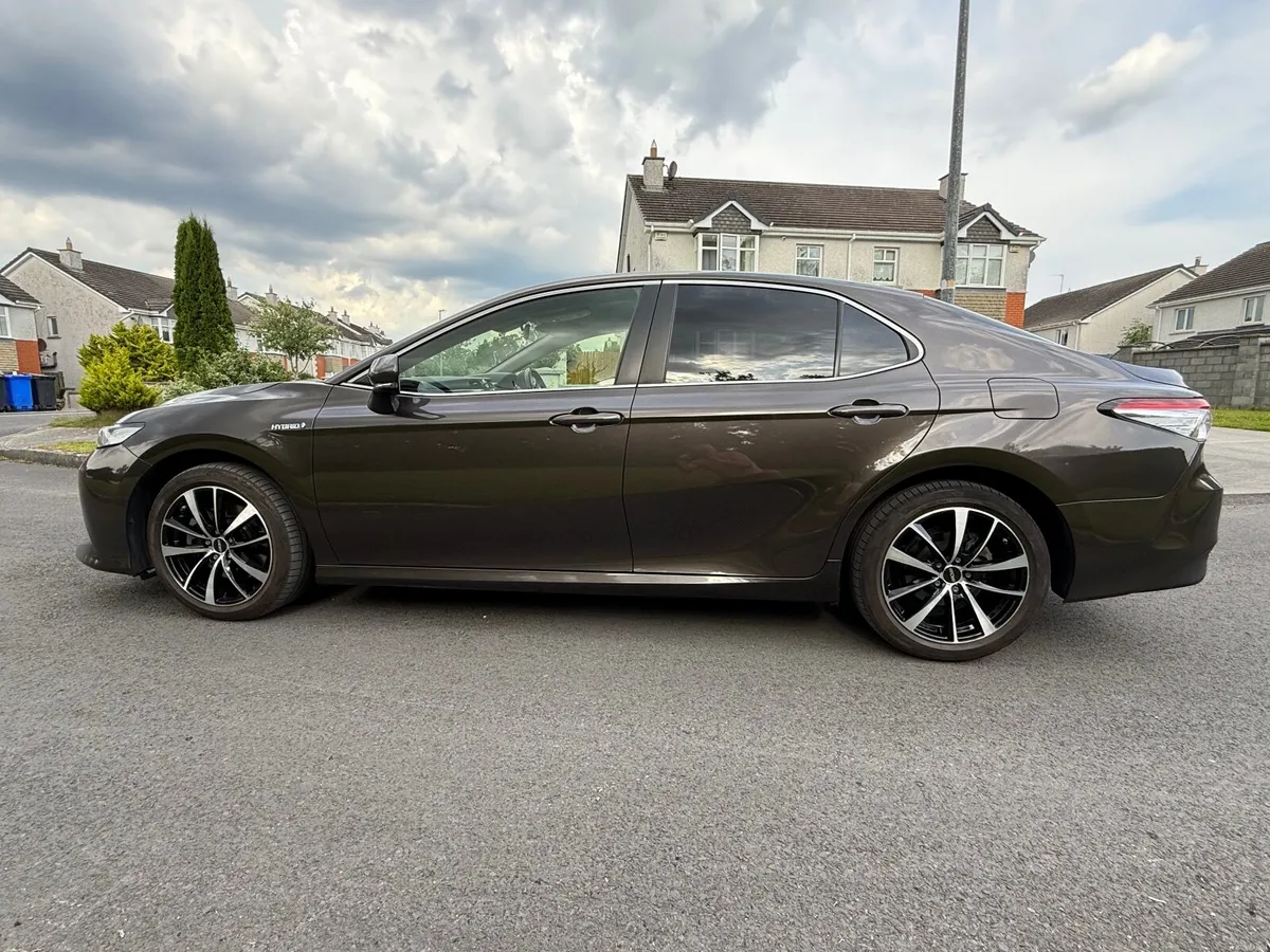 Toyota Camry 2020 - Image 1