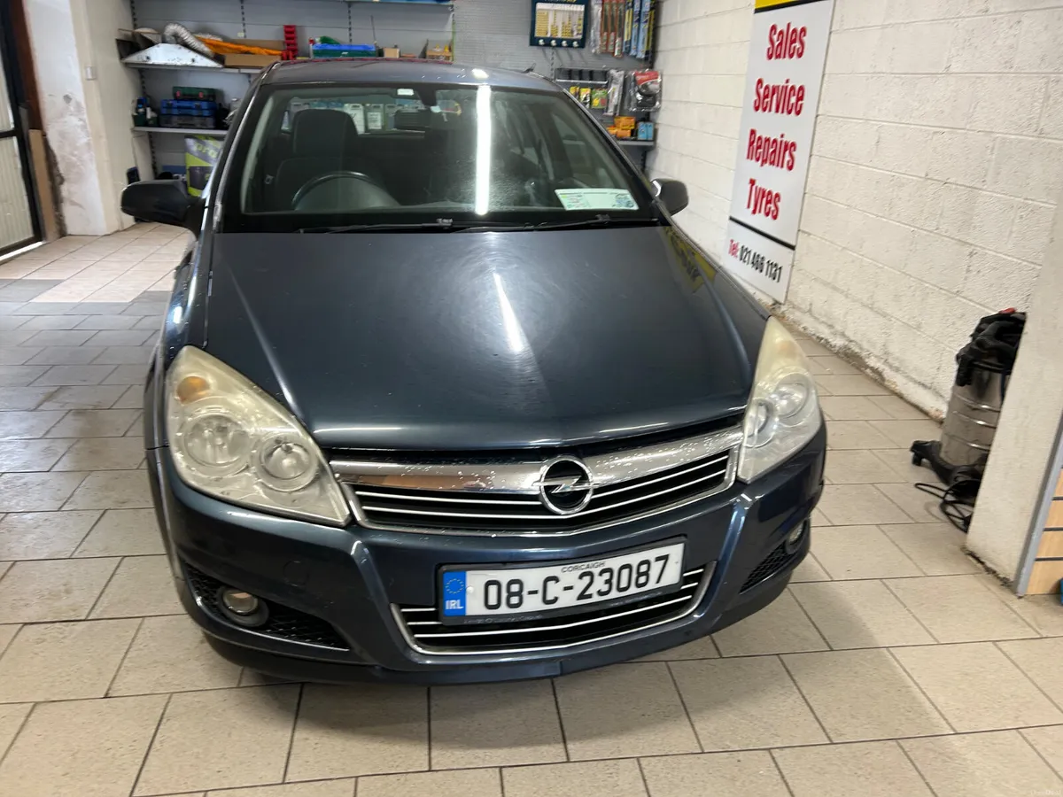 Opel Astra 1.4 Petrol,  2008 - Image 3